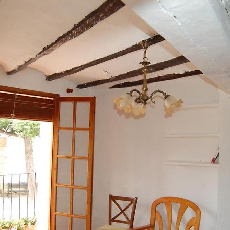 Casa De Amparo Y Jose Manuel Vendégház Pavies Kültér fotó