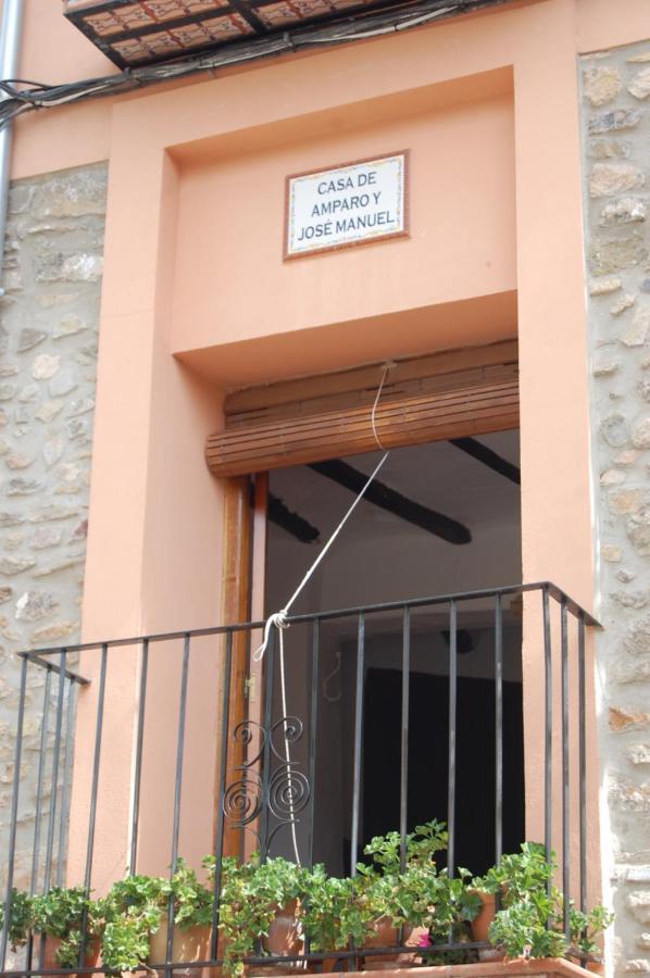 Casa De Amparo Y Jose Manuel Vendégház Pavies Kültér fotó
