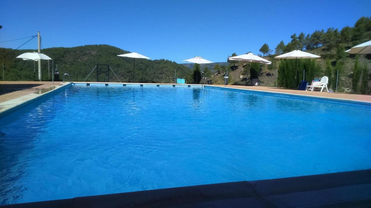 Casa De Amparo Y Jose Manuel Vendégház Pavies Kültér fotó