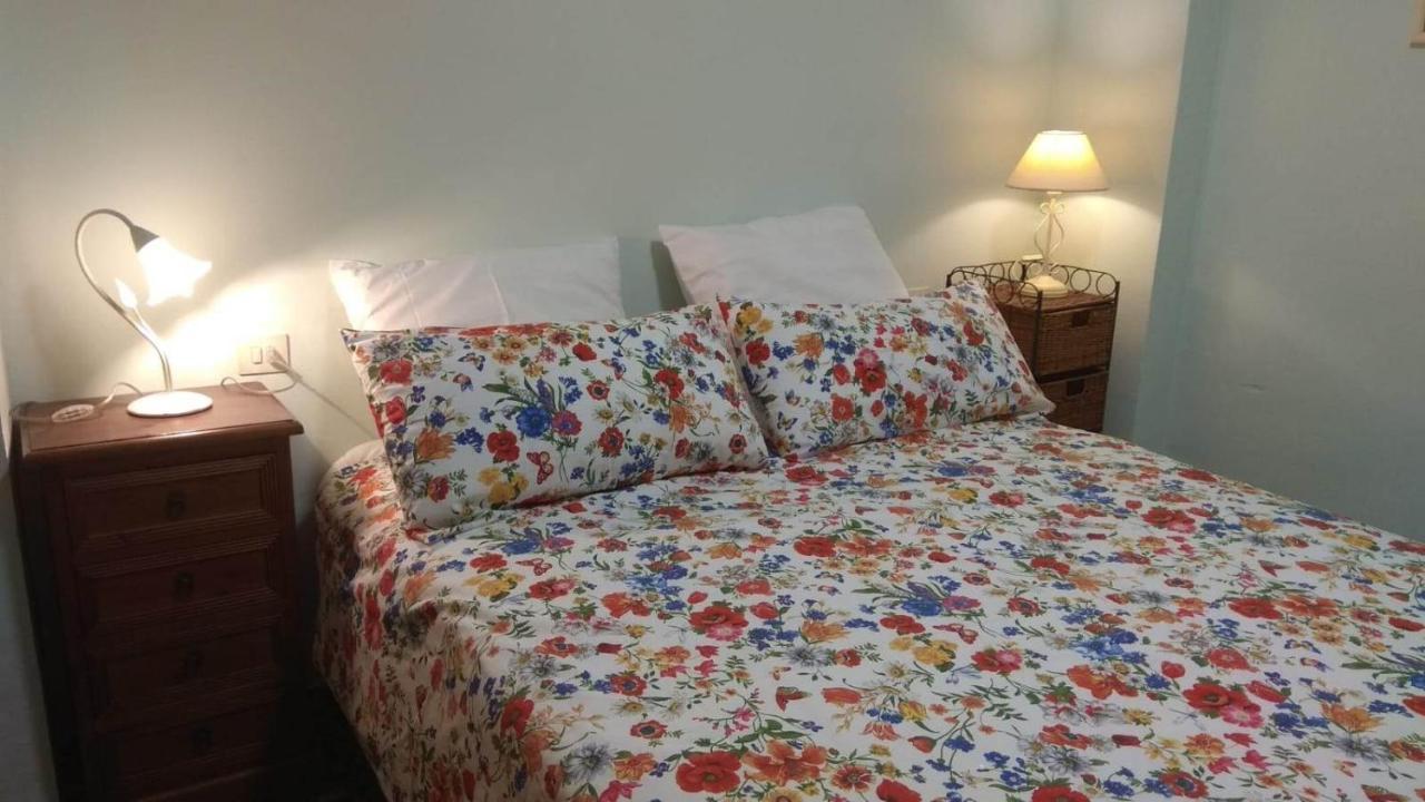 Casa De Amparo Y Jose Manuel Vendégház Pavies Kültér fotó